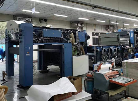 厂房搬迁使用哪些工具（厂房搬迁使用起道机搬运设备）