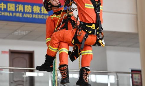高空绳索救援作业是什么（高空绳索救援注意事项）