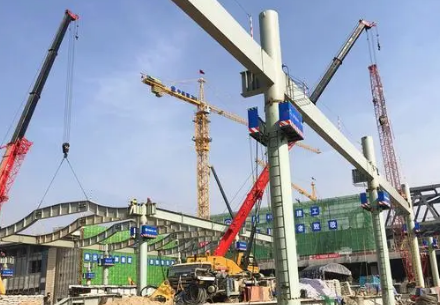 主次梁交接处钢筋谁在上谁在下（主次梁板钢筋上下顺序）